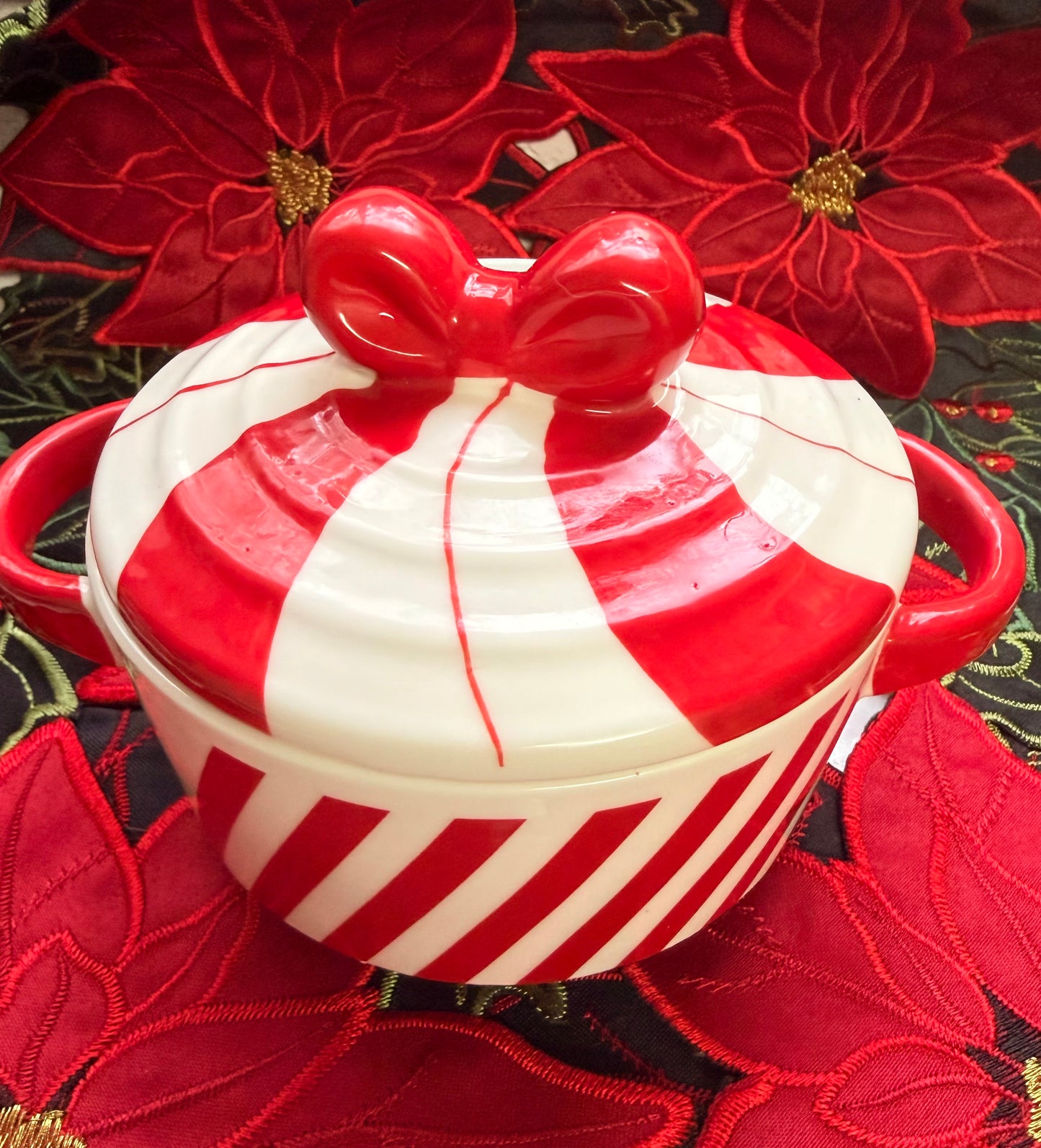 St. Nicholas’ Enchanted Cocoa Candle