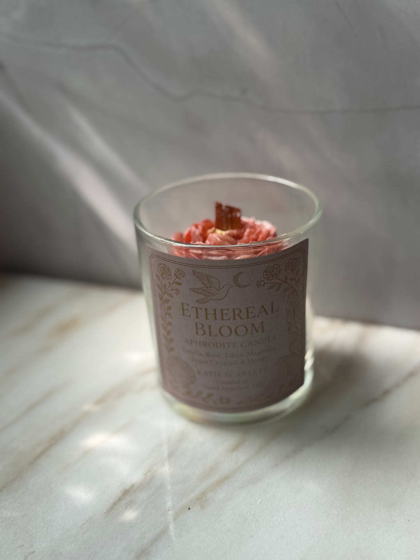 Aphrodite’s Ethereal Bloom – Luxury Goddess Candle