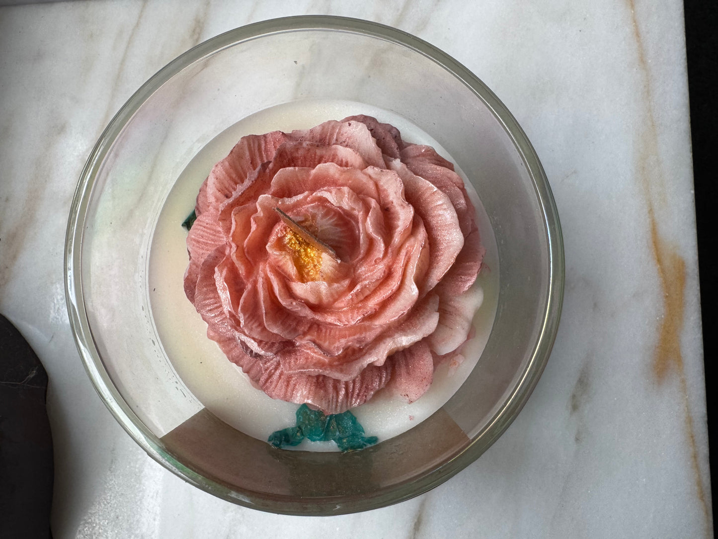 Aphrodite’s Ethereal Bloom – Luxury Goddess Candle